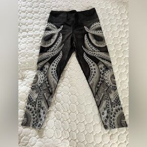 Eagle Rock Werkshop Octopus Cropped Leggings